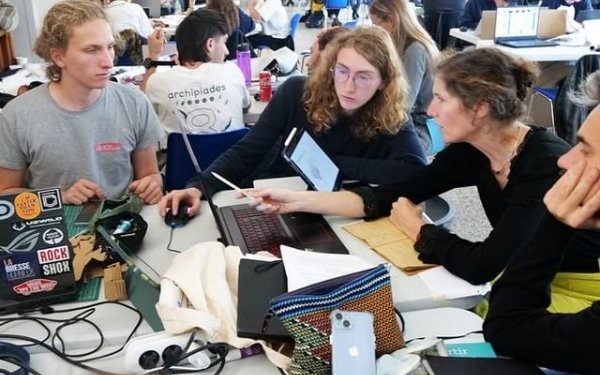 [ENSEIGNEMENT] Depuis lundi, les étudiants de 3e année de cycle Licence de l’ Ecole Nationale Supérieure d’Architecture de Nancy travaillent sur 4 sites d’études pour en imaginer un potentiel devenir dans le cadre de la séquence pédagogique intitulée Semaine Architecture et Patrimoine et soutenue cette année par la Métropole du Grand Nancy. Finalisation des projets en cours à Sciences Po Nancy qui les accueille et préparation des restitutions de demain matin. 

✅Aurélie Husson , maîtresse de conférences, architecte du patrimoine, responsable pédagogique de l'enseignement
✅ Jean-Pascal Lemeunier, architecte des bâtiments de France, Haute-Marne,
✅ Hélène Corset Maillard, architecte urbaniste de l’Etat, directrice de l’ENSA Marseille,
✅Camille JACQUEMIN, architecte du patrimoine,
✅ Antoine Brochard, architecte HMONP, maître de conférences ENSA Nancy
✅Eléonore Holtzer, architecte des bâtiments de France, responsable de l’UDAP Meurthe-et-Moselle
✅ Rébecca D'ANDREA, architecte HMONP, coordinatrice de la semaine

#teamarchi #enseignementsuperieur #architecture #patrimoine #ecolearchitecture #ecolearchinancy #ecolearchi @ecolearchinancy @metropolegrandnancy
@aurelie_husson_arch @camille_jacquemin_architecte 
@reb_dandrea